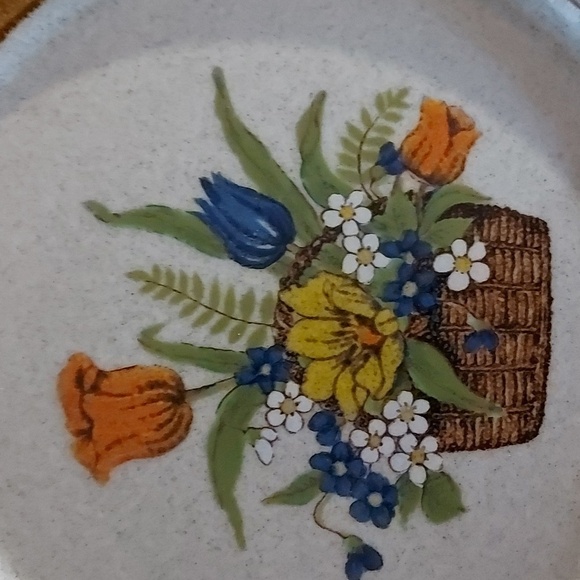 Vintage Mikasa Stone Manor Garden Bouquet F 5814 Side Plates Set of 4. - Picture 4 of 4